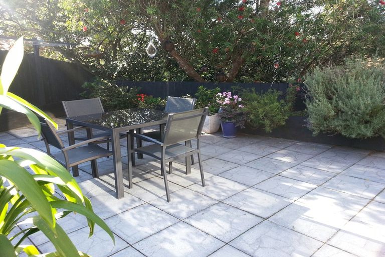 Photo of property in 1/7 Alston Avenue, Kelston, Auckland, 0602