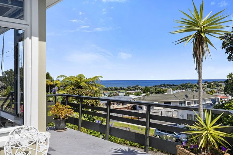 Photo of property in 18 Mount View Place, Spotswood, New Plymouth, 4310