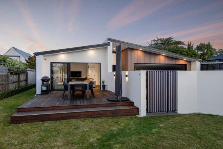 Photo of property in 16 Mays Road, St Albans, Christchurch, 8052