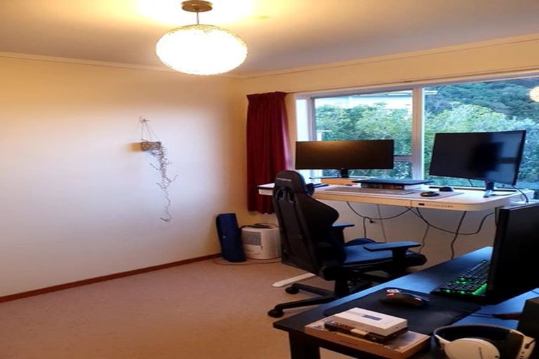 Photo of property in 5b Oldham Way, Crofton Downs, Wellington, 6035