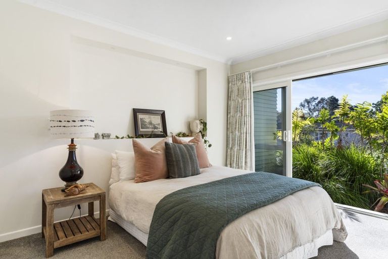 Photo of property in 11 Tui Vale Road, Shelly Park, Auckland, 2014