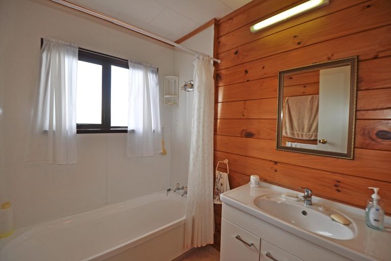 Photo of property in 219 Mahurangi East Road, Snells Beach, 0920