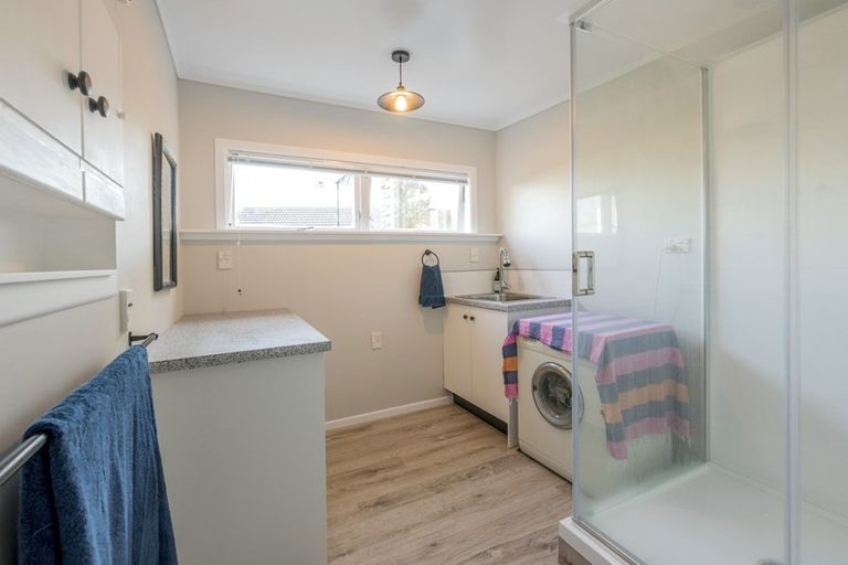 Photo of property in 35 Chester Street, Levin, 5510