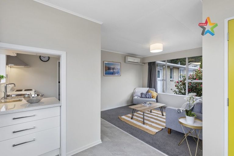 Photo of property in 15a Pencarrow Crescent, Wainuiomata, Lower Hutt, 5014