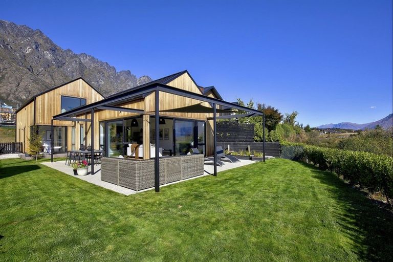 Photo of property in 27 Double Cone Road, Jacks Point, Queenstown, 9371