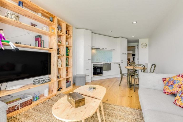 Photo of property in 17 Blake Lane, Dairy Flat, Albany, 0794