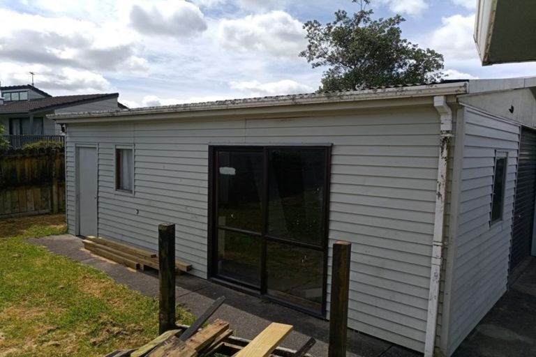 Photo of property in 22 Greenstone Place, Clover Park, Auckland, 2019