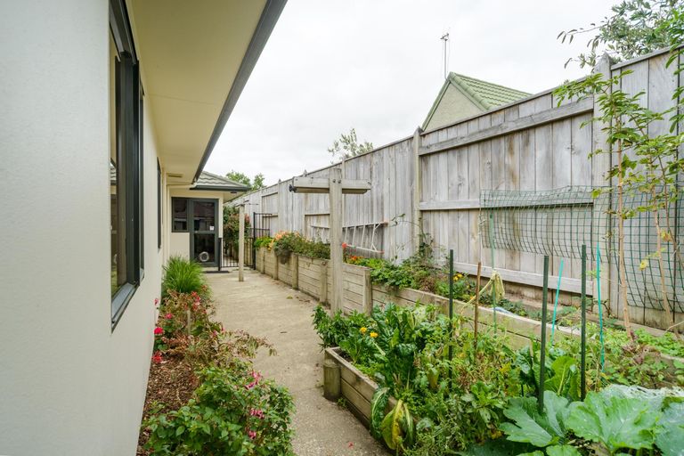 Photo of property in 15 Greenwood Place, Fitzherbert, Palmerston North, 4410