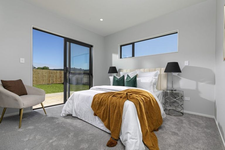 Photo of property in 47 Mcindoe Road, Kumeu, 0810