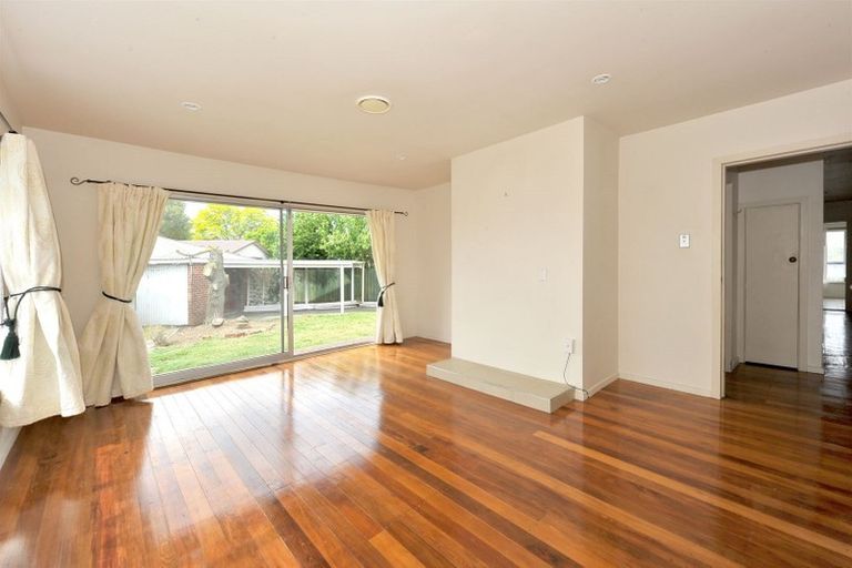 Photo of property in 8 Dalton Place, Burnside, Christchurch, 8053