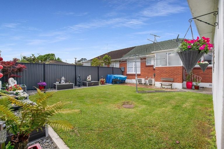 Photo of property in 1/30 Dale Crescent, Pakuranga, Auckland, 2010