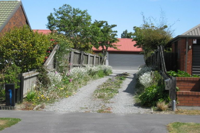 Photo of property in 54 Apsley Drive, Avonhead, Christchurch, 8042