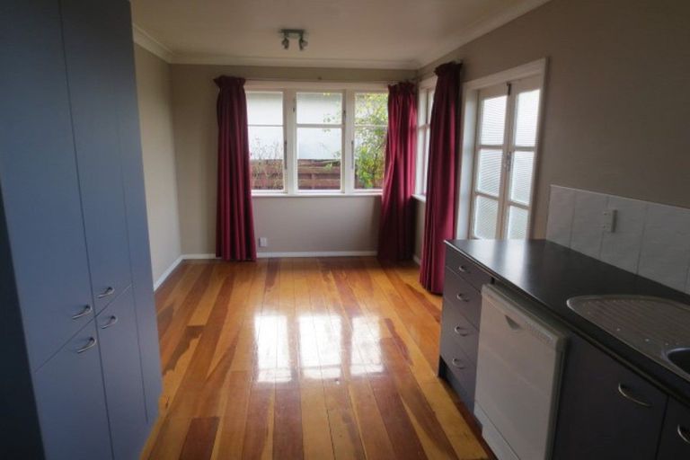 Photo of property in 68 Argyle Avenue, Takaro, Palmerston North, 4410
