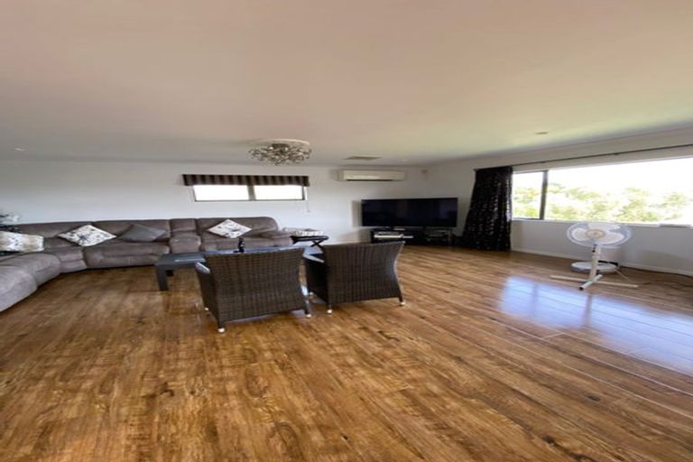 Photo of property in 39 Lansell Drive, East Tamaki Heights, Auckland, 2016