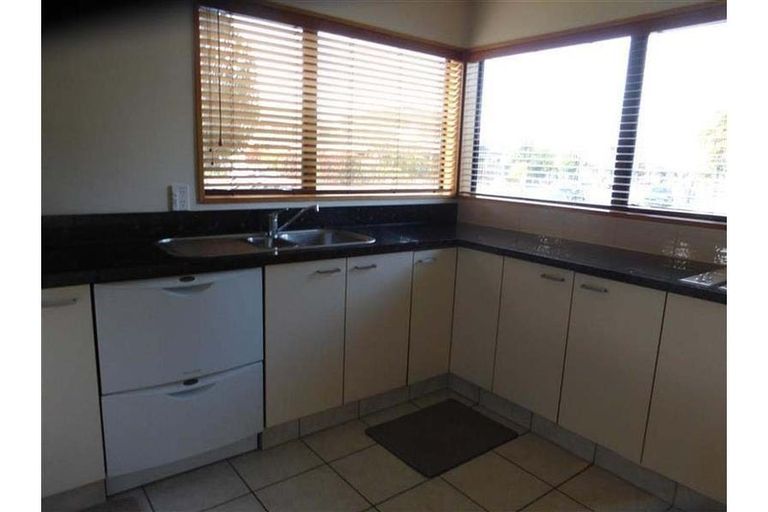 Photo of property in 91 Avonhead Road, Avonhead, Christchurch, 8042