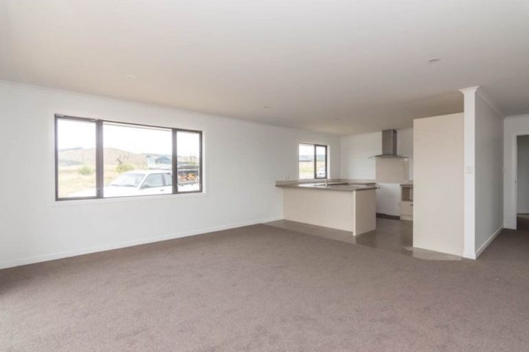 Photo of property in 33 Silicon Way, Fitzherbert, Palmerston North, 4410