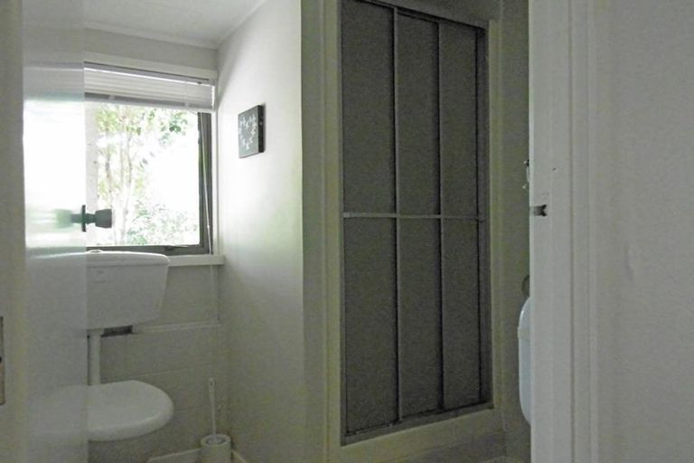 Photo of property in 2/65 Alexander Avenue, Torbay, Auckland, 0630