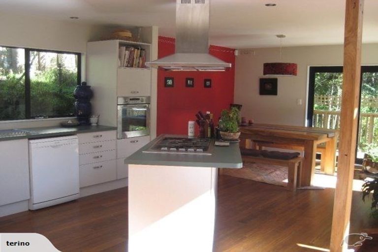 Photo of property in 50 Lone Kauri Road, Karekare, New Lynn, 0772