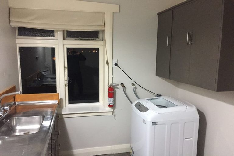 Photo of property in 28-28a Plunket Avenue, Petone, Lower Hutt, 5012