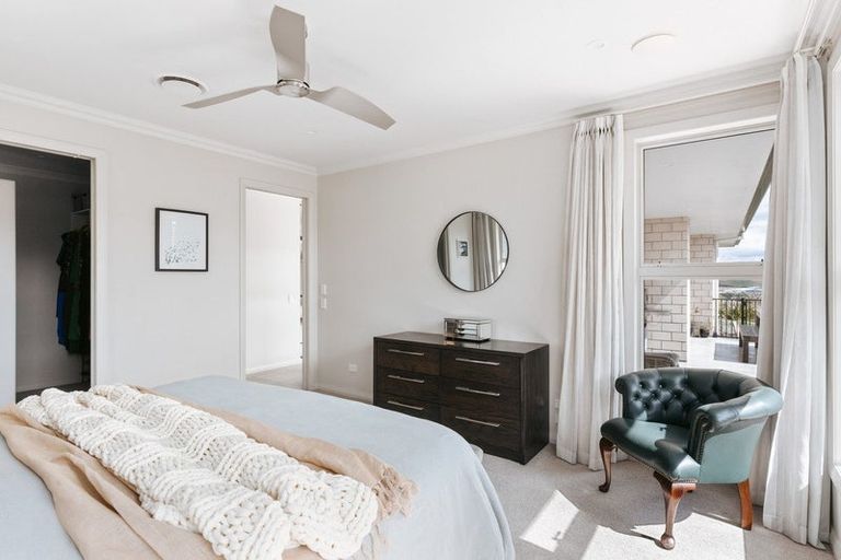 Photo of property in 30 Broadwater Close, Pyes Pa, Tauranga, 3112