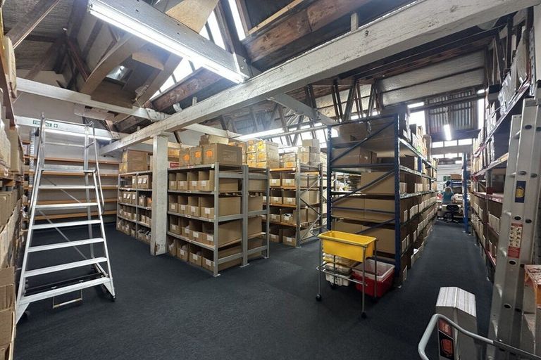 Photo of property in 16 Taylors Road, Mangatainoka, Woodville, 4999