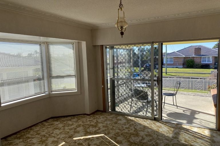 Photo of property in 10 Renwick Street, Papakura, 2110