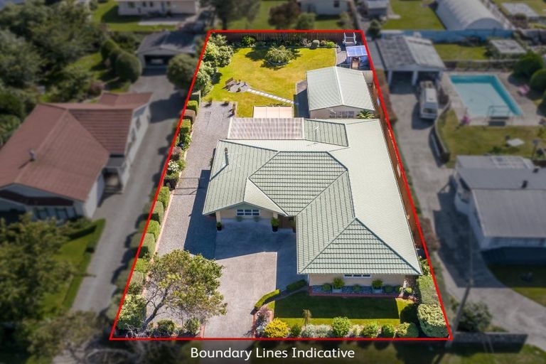 Photo of property in 20 Philip Street, Carterton, 5713