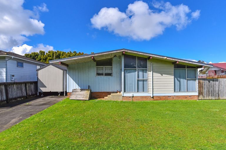 Photo of property in 26 Killington Crescent, Mangere, Auckland, 2022