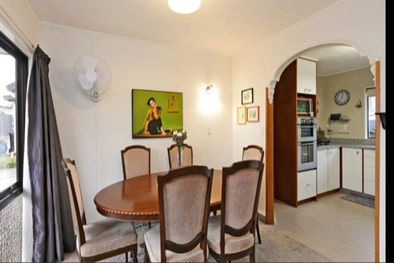 Photo of property in 2/8 Duart Road, Havelock North, 4130