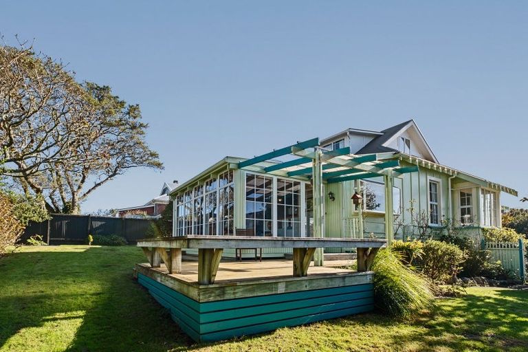 Photo of property in 21 Barrett Street, Westown, New Plymouth, 4310