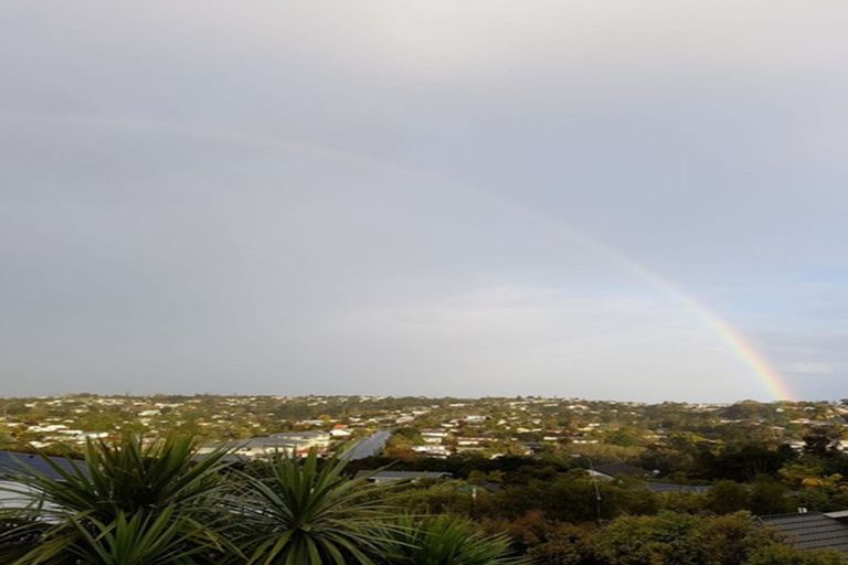 Photo of property in 2/15 Witheford Drive, Bayview, Auckland, 0629