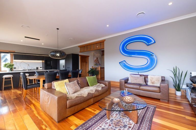 Photo of property in 11 Lawrence Road, Hospital Hill, Napier, 4110