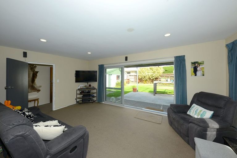 Photo of property in 91 Denise Crescent, Hornby, Christchurch, 8042