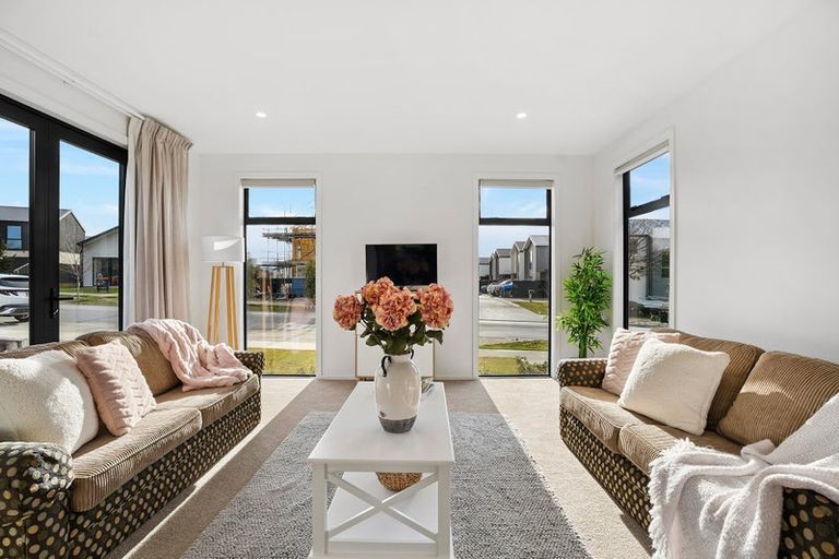 Photo of property in 37 Wallis Drive, Cromwell, 9310