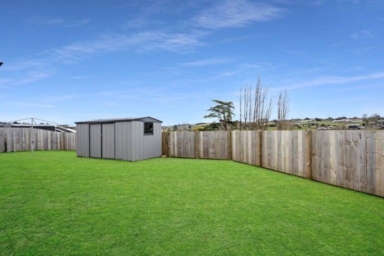 Photo of property in 2 Bragato Way, Te Kauwhata, 3710