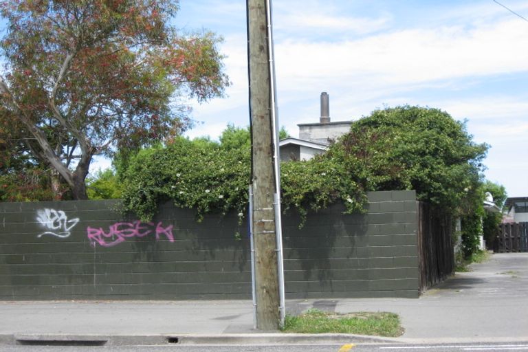 Photo of property in 2/124 Breezes Road, Avondale, Christchurch, 8061