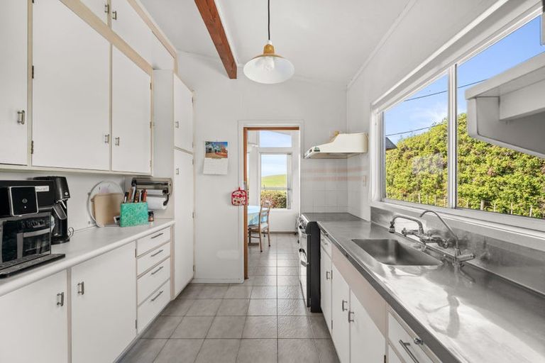 Photo of property in 1003 State Highway 16, Waimauku, 0883