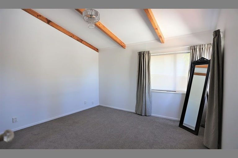 Photo of property in 23 Stottholm Road, Titirangi, Auckland, 0604