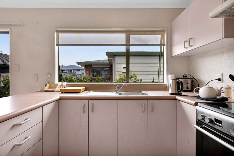 Photo of property in 2/219 Mangorei Road, Merrilands, New Plymouth, 4312