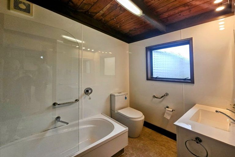 Photo of property in 11 Vipond Road, Stanmore Bay, Whangaparaoa, 0932