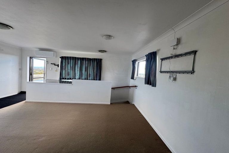 Photo of property in 16 Mangerton Lane, East Tamaki Heights, Auckland, 2016