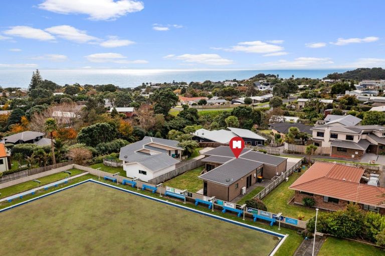 Photo of property in 1156a South Road, Oakura, 4314