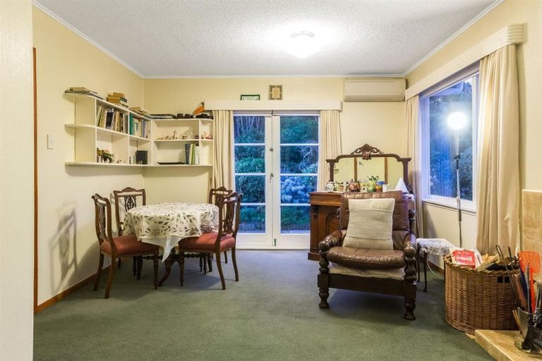 Photo of property in 41 Hampton Hill Road, Tawa, Wellington, 5028