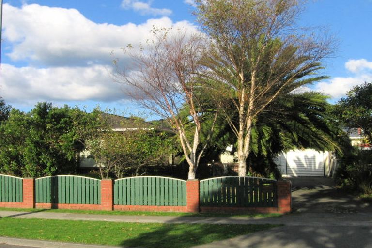 Photo of property in 50 Parkway, Wainuiomata, Lower Hutt, 5014