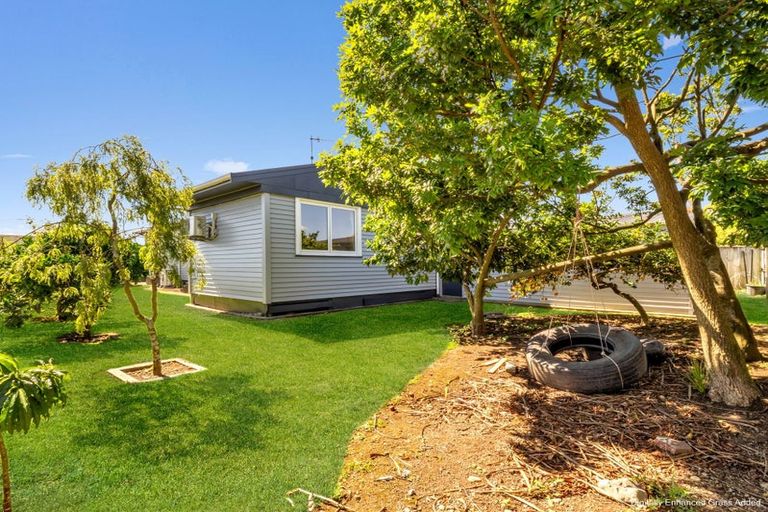 Photo of property in 556b Queen Street East, Levin, 5510