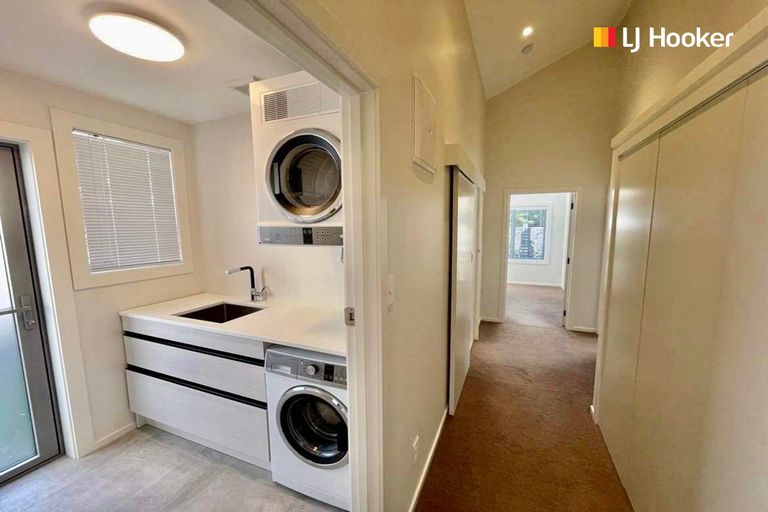 Photo of property in 42a Beach Street, Saint Clair, Dunedin, 9012