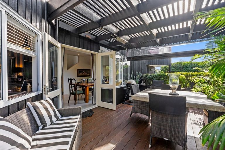 Photo of property in 1/19 Heathcote Road, Castor Bay, Auckland, 0620