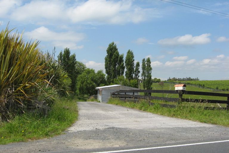 Photo of property in 106 Riverhead Road, Kumeu, 0892