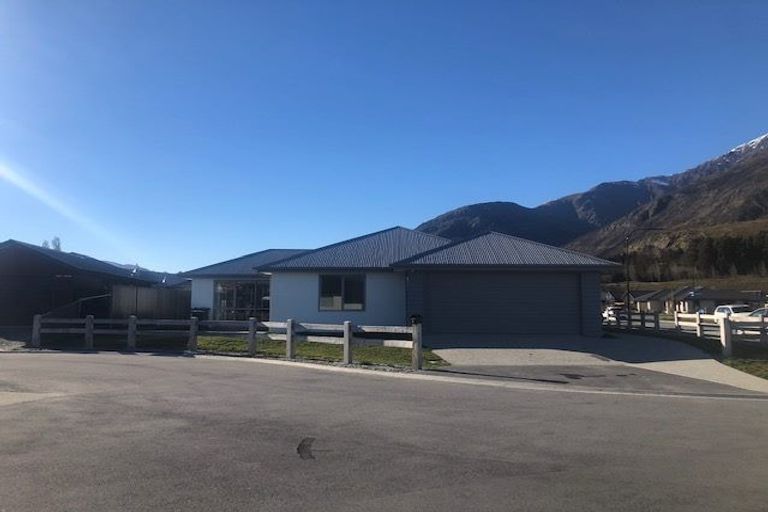 Photo of property in 2 Northbrook Place, Lower Shotover, Queenstown, 9304
