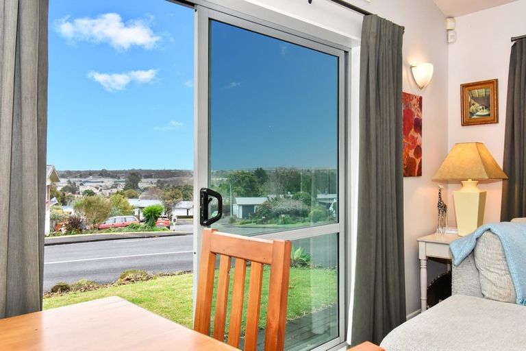 Photo of property in 4a Barberton Terrace, Red Hill, Papakura, 2110